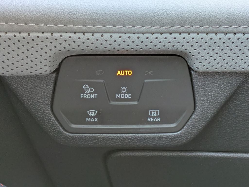 2024 Volkswagen Atlas 2.0T Peak Edition SEL