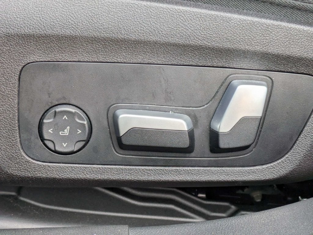 2023 BMW 3 Series 330e xDrive