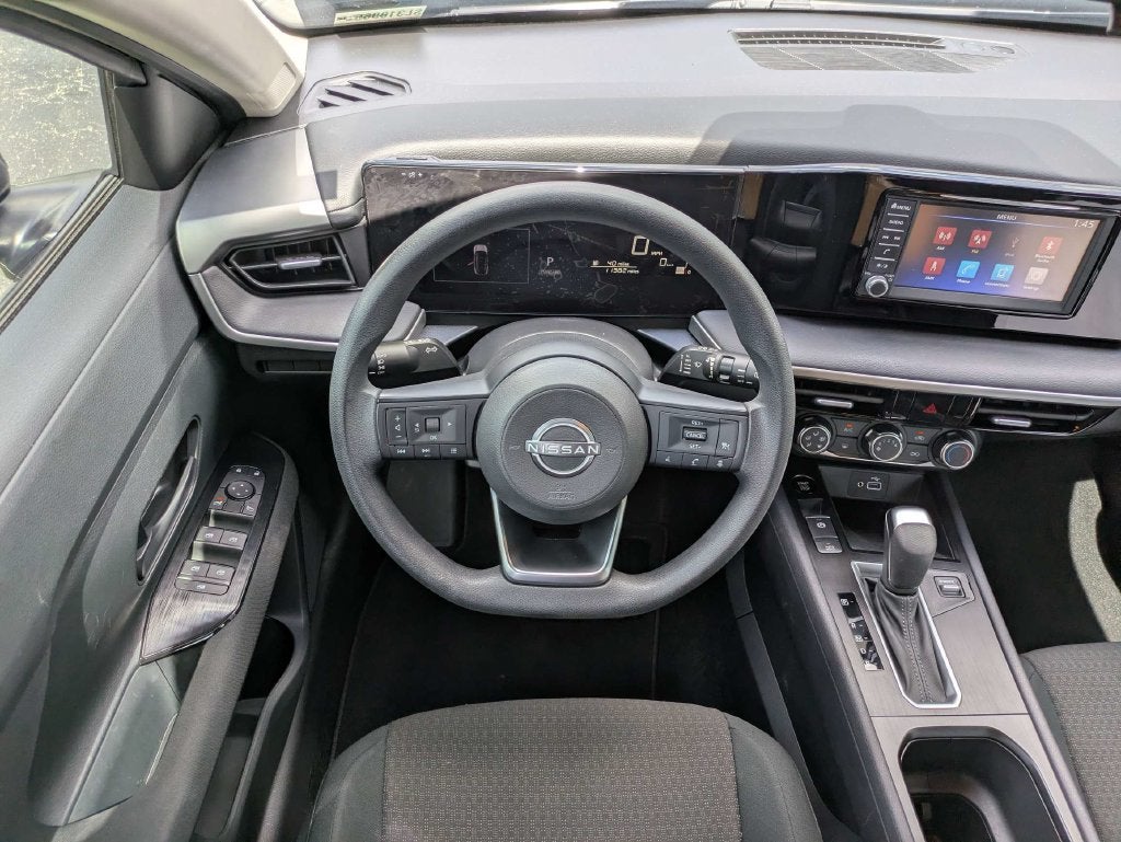2025 Nissan Kicks S