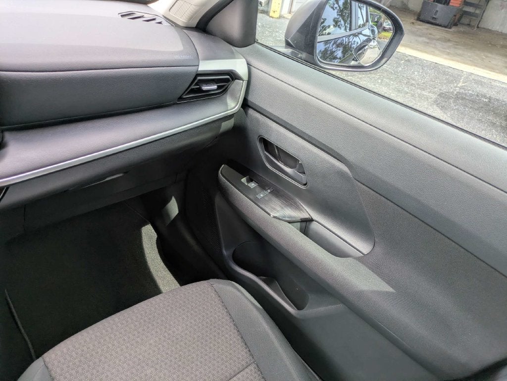 2025 Nissan Kicks S