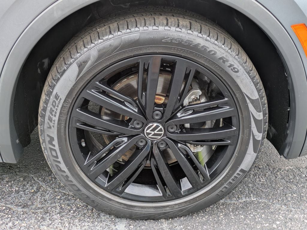 2022 Volkswagen Tiguan 2.0T SE R-Line Black