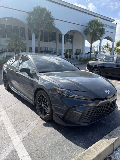 2025 Toyota Camry SE