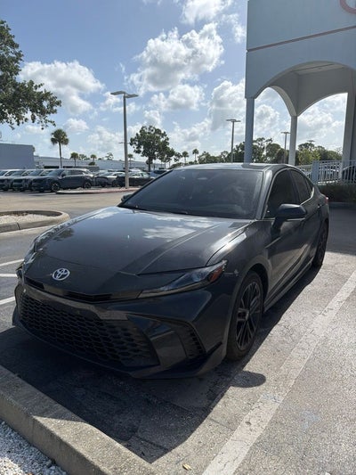 2025 Toyota Camry SE
