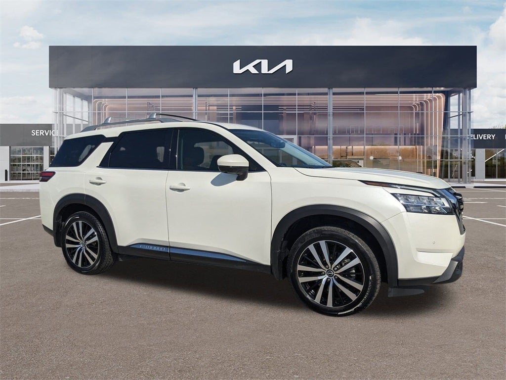2024 Nissan Pathfinder Platinum
