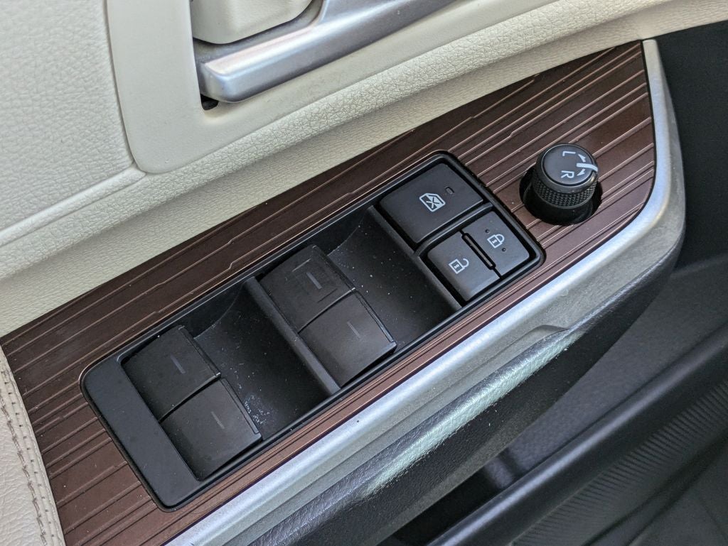 2022 Toyota Sienna XLE 8 Passenger