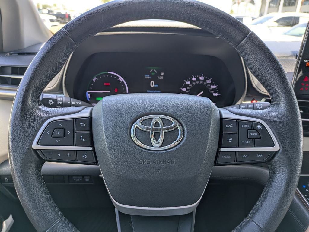 2022 Toyota Sienna XLE 8 Passenger