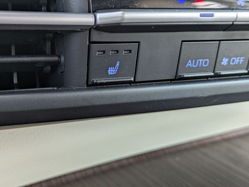 2022 Toyota Sienna XLE 8 Passenger