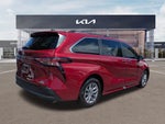 2022 Toyota Sienna XLE 8 Passenger