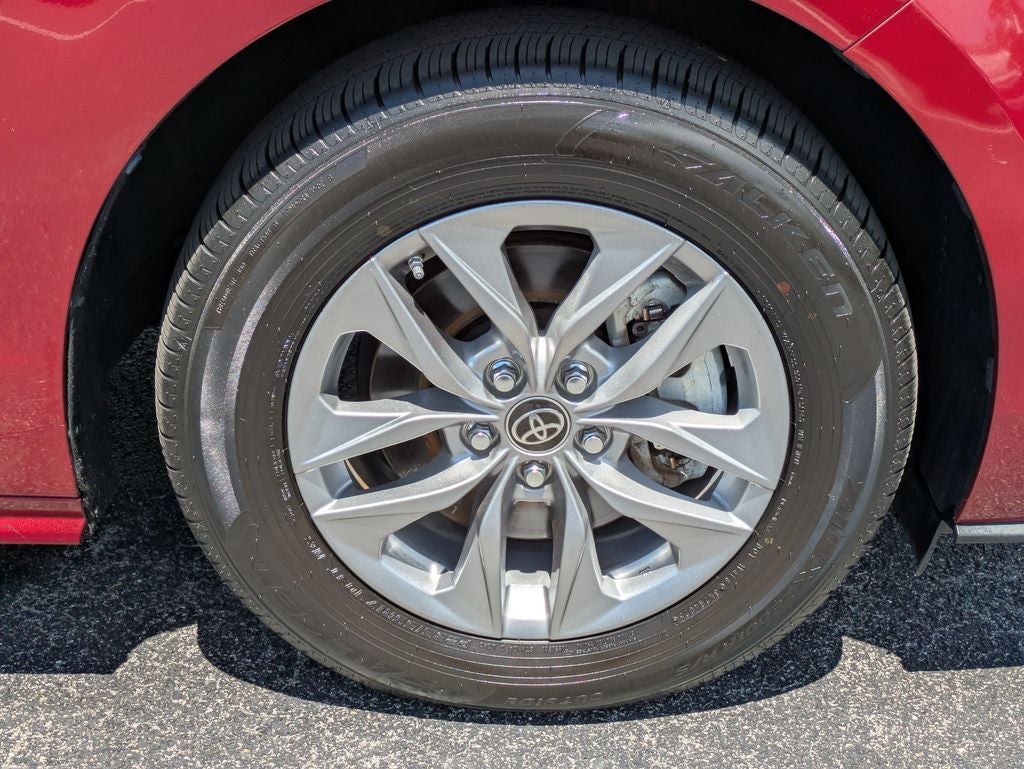 2022 Toyota Sienna XLE 8 Passenger