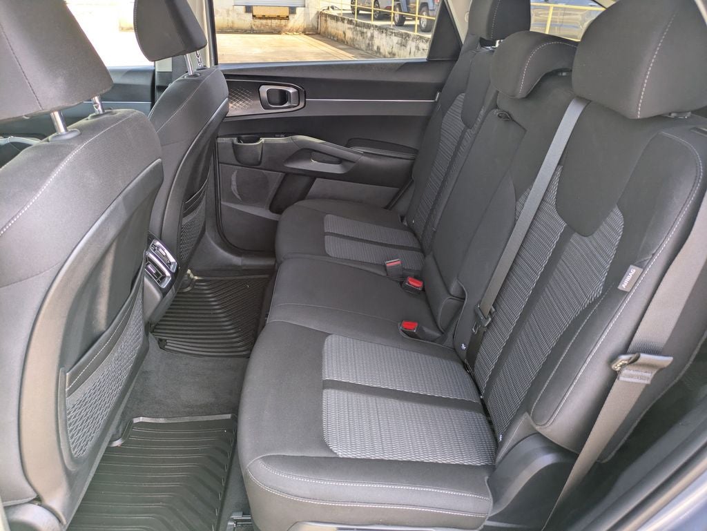 2025 Kia Sorento LX