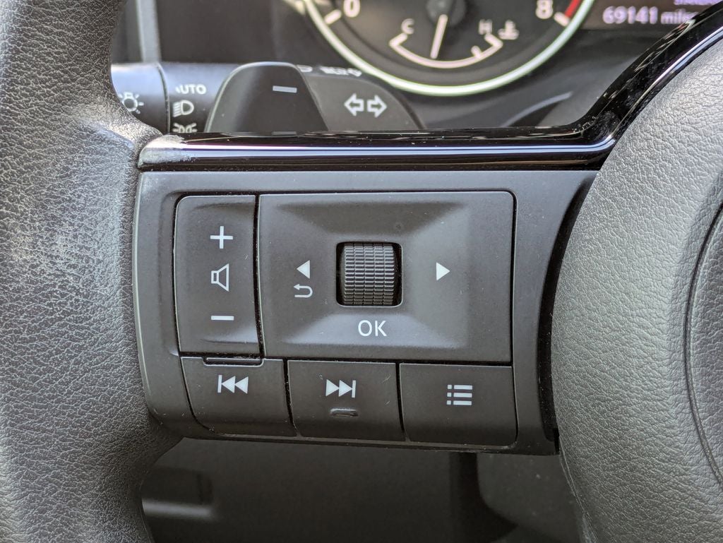 2022 Nissan Rogue SV