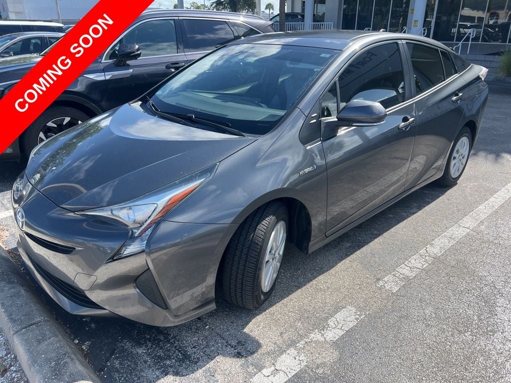 2016 Toyota Prius's photo