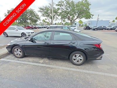2025 Hyundai Elantra SE