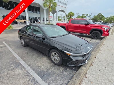 2025 Hyundai Elantra SE