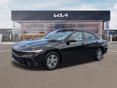 2025 Hyundai Elantra SE