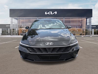 2025 Hyundai Elantra SE