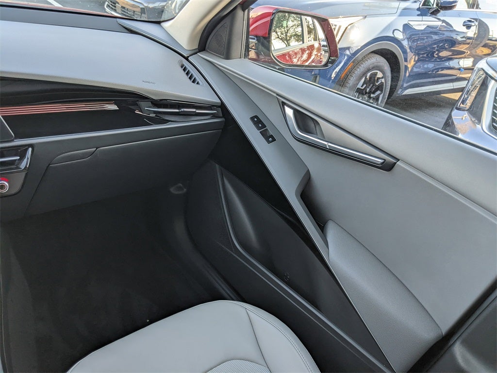 2024 Kia Niro EX Touring