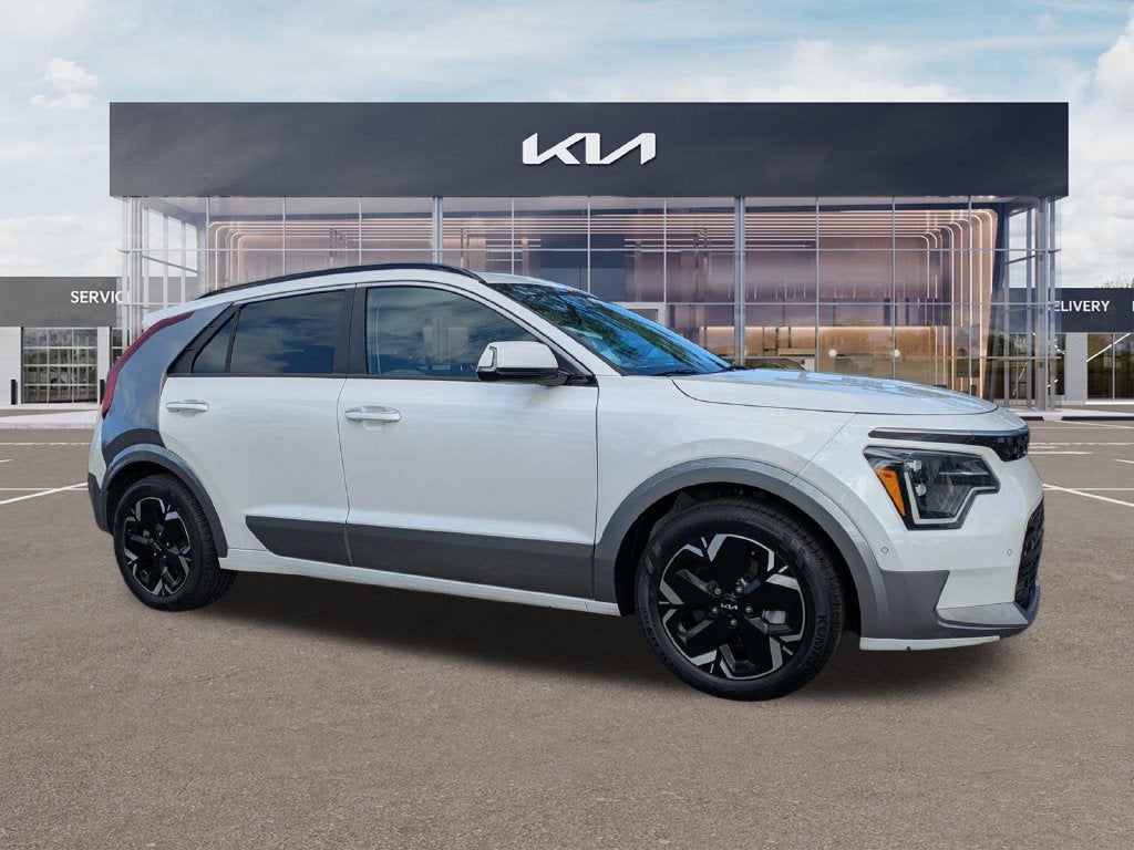 Certified 2023 Kia Niro Wave with VIN KNDCT3L10P5015251 for sale in Fort Myers, FL