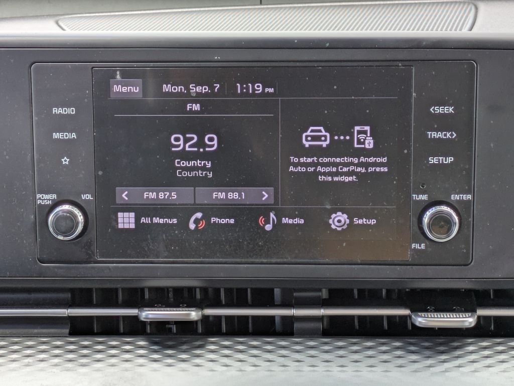 2024 Kia Carnival LX