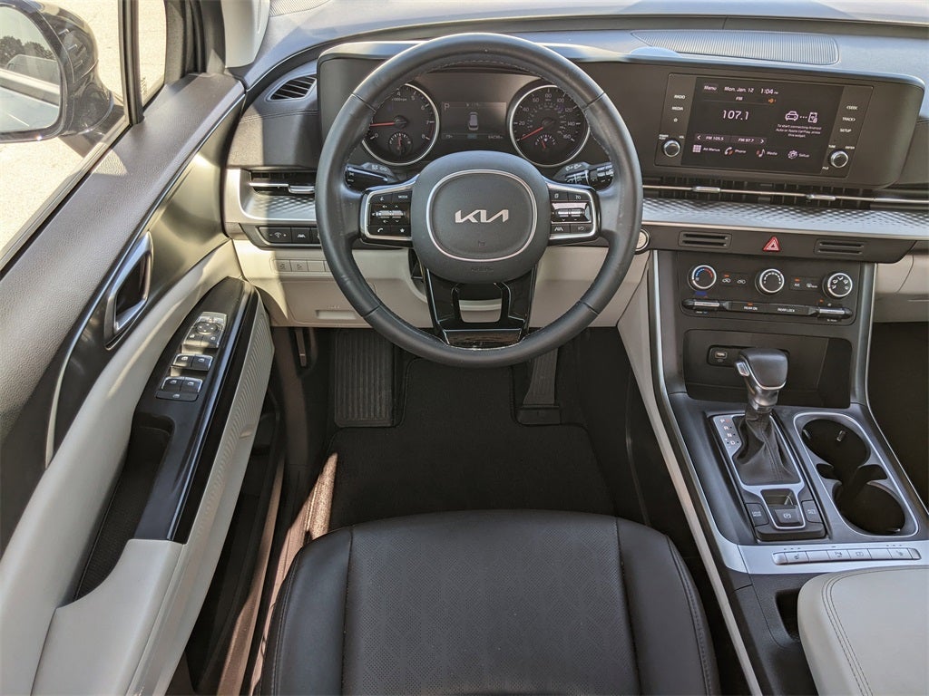2023 Kia Carnival LX