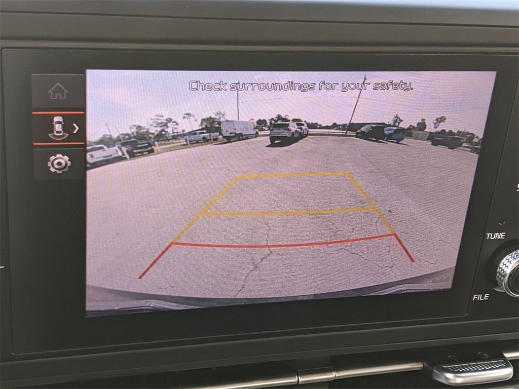 2023 Kia Carnival LX