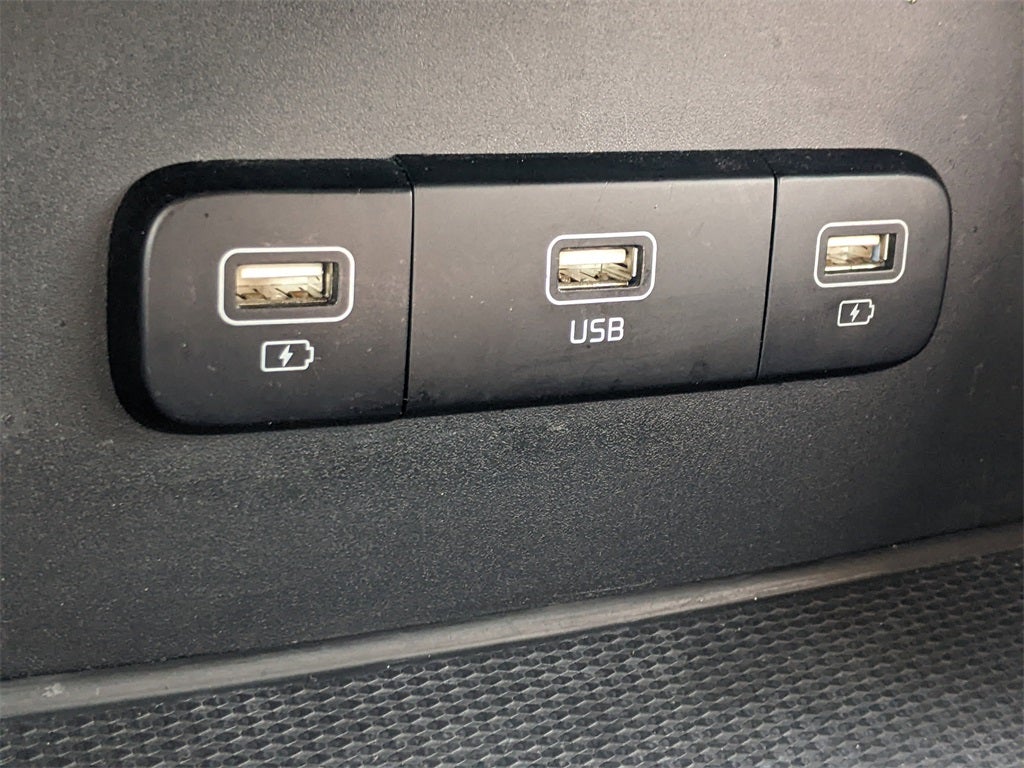 2023 Kia Carnival LX