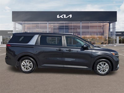 2023 Kia Carnival LX