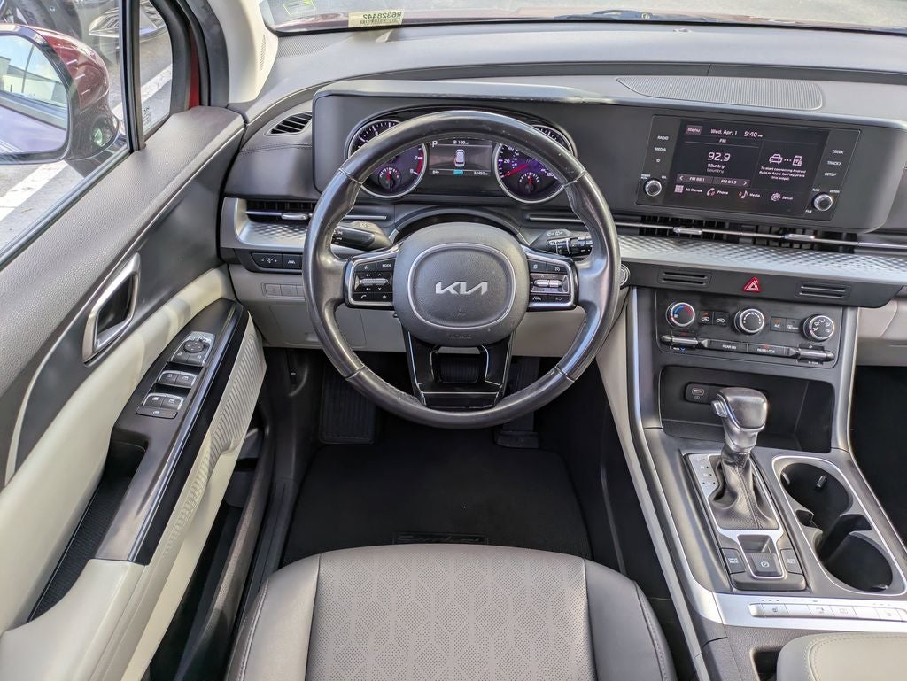 2024 Kia Carnival LX