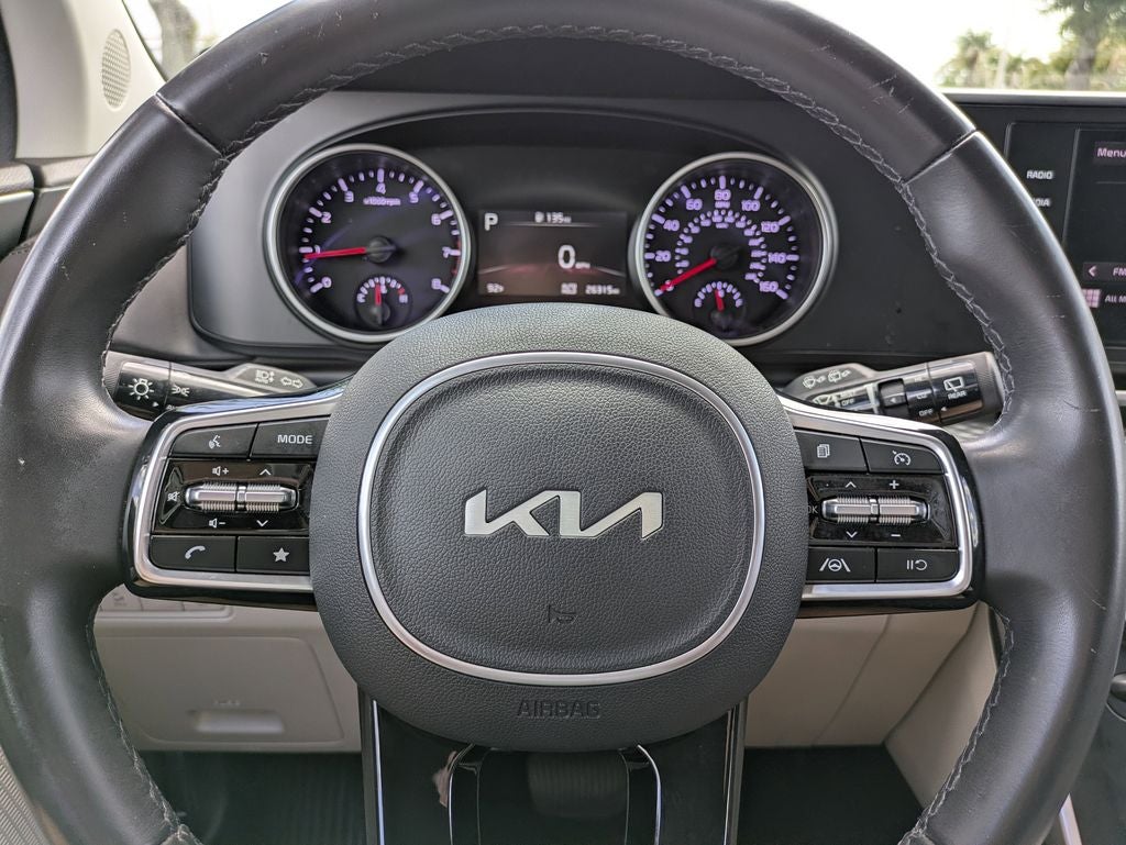 2024 Kia Carnival LX