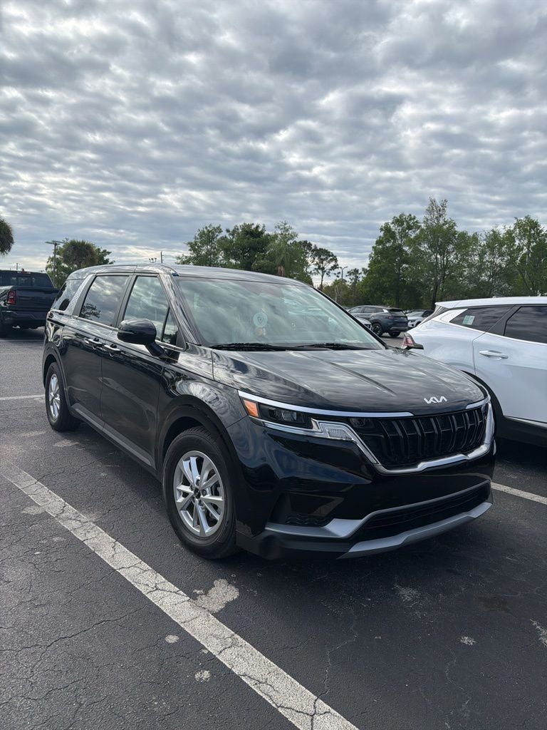 2023 Kia Carnival LX