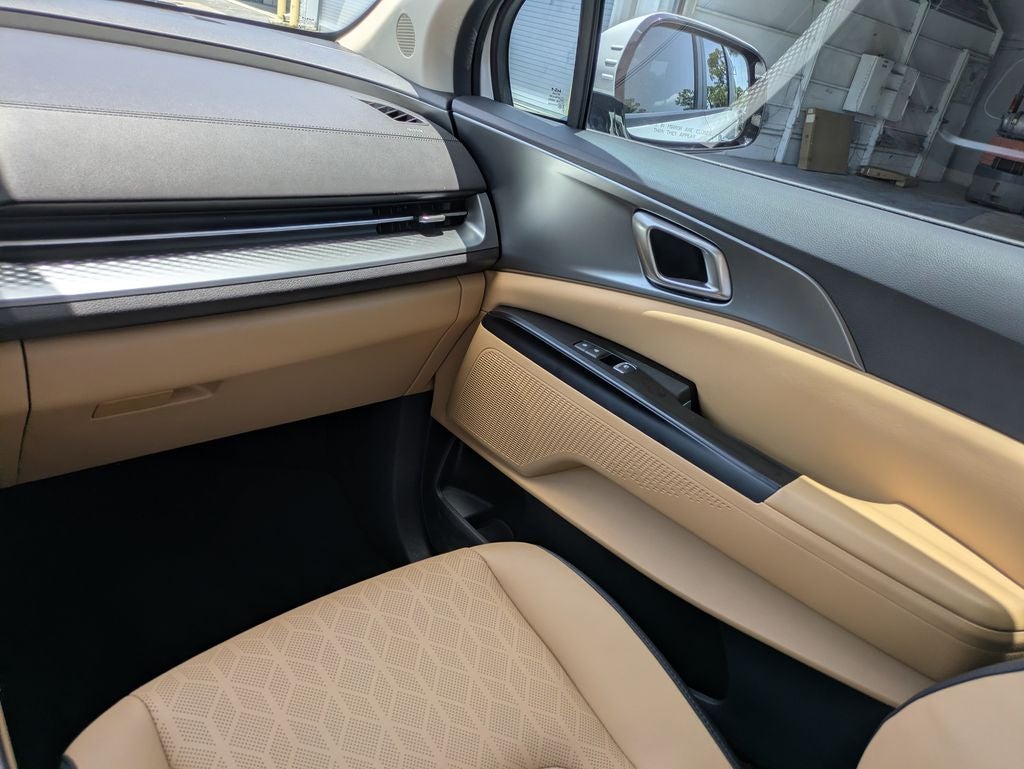 2023 Kia Carnival LX Seat Package