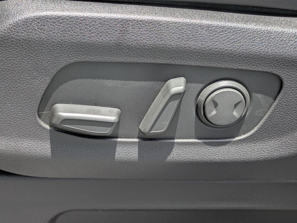 2023 Kia Carnival LX Seat Package