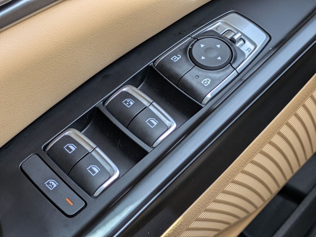 2023 Kia Carnival LX Seat Package
