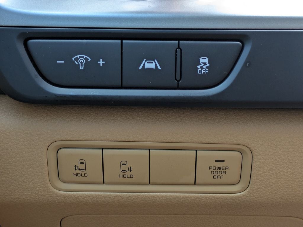 2023 Kia Carnival LX Seat Package
