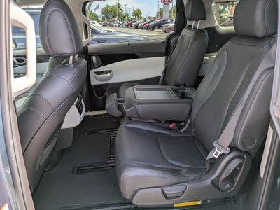 2023 Kia Carnival EX