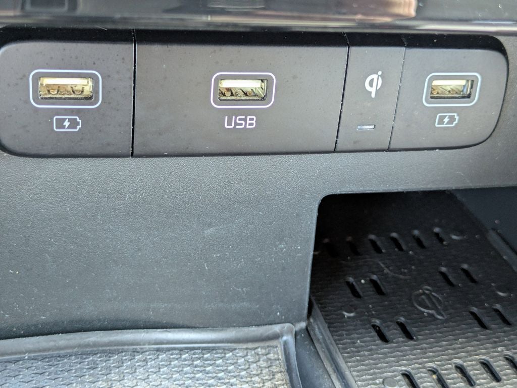 2023 Kia Carnival EX