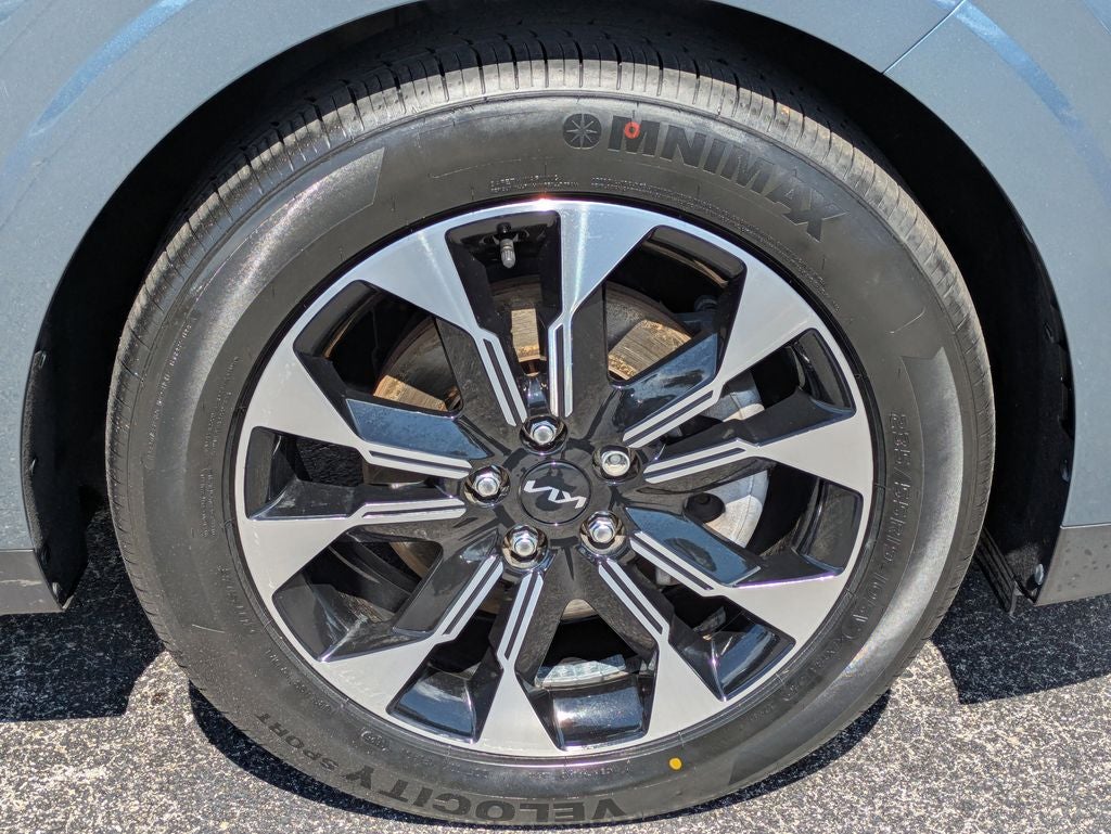 2023 Kia Carnival EX