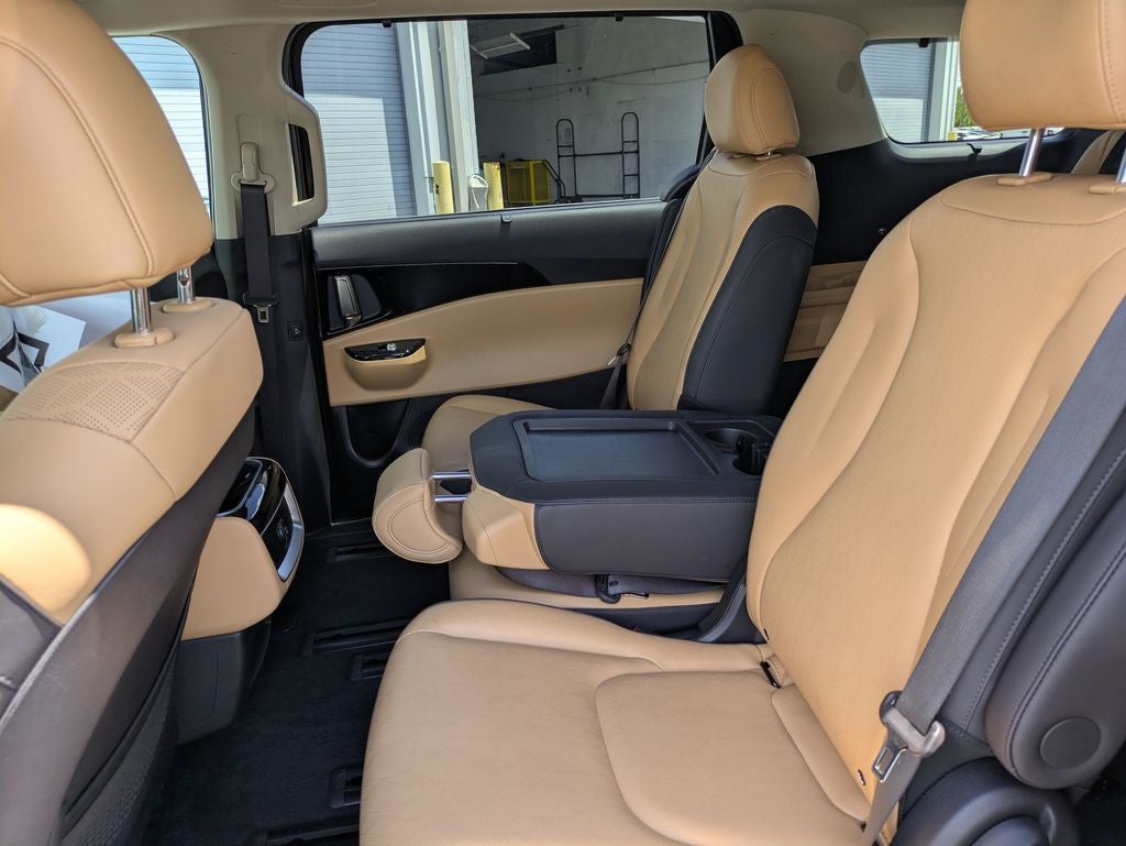 2024 Kia Carnival EX