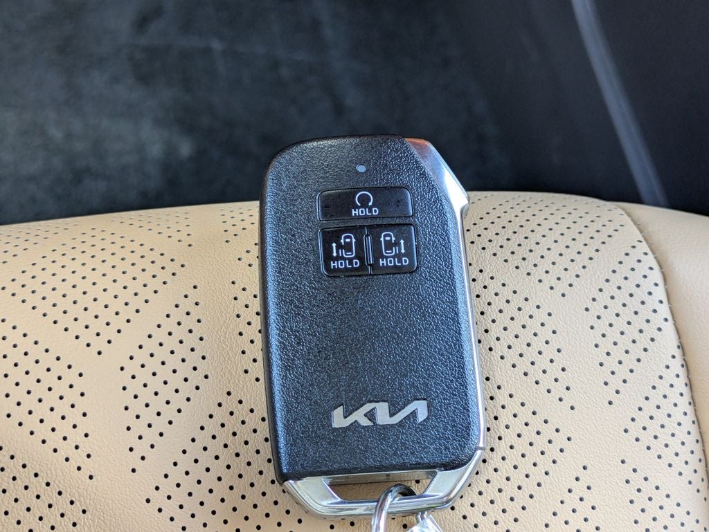 2024 Kia Carnival EX