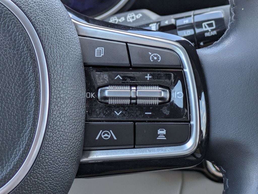 2024 Kia Carnival EX