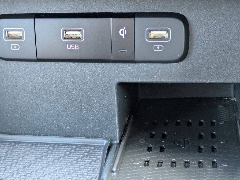 2024 Kia Carnival EX