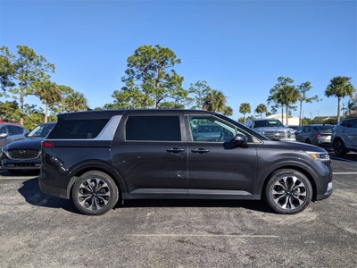 2024 Kia Carnival EX