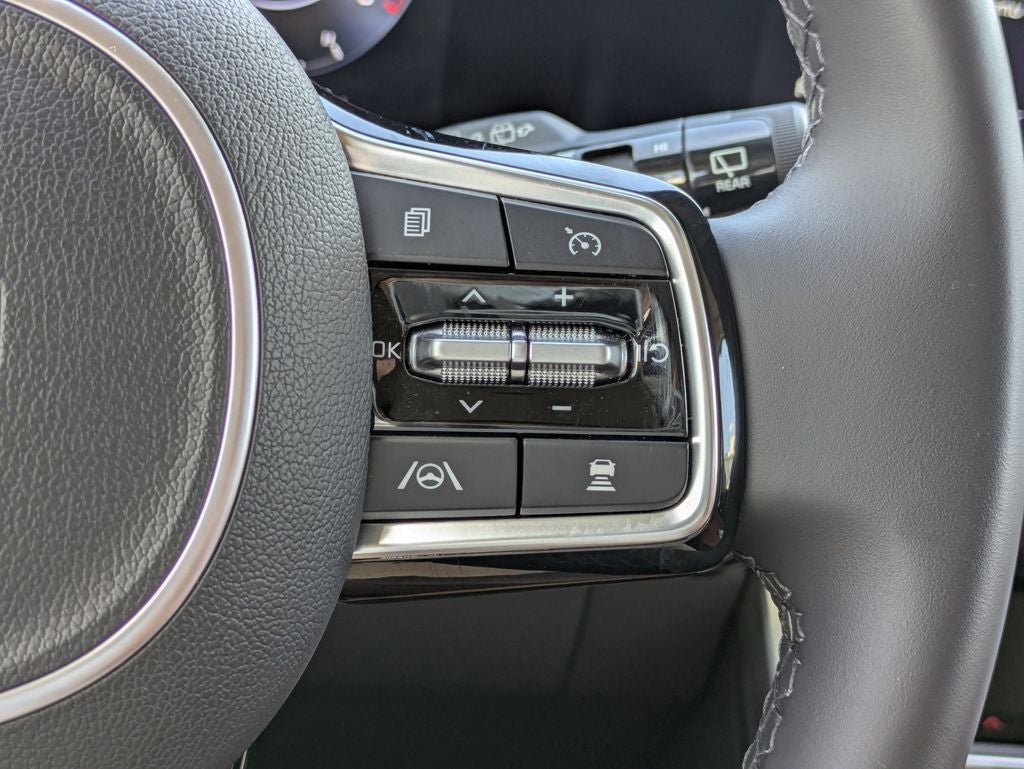 2023 Kia Carnival SX