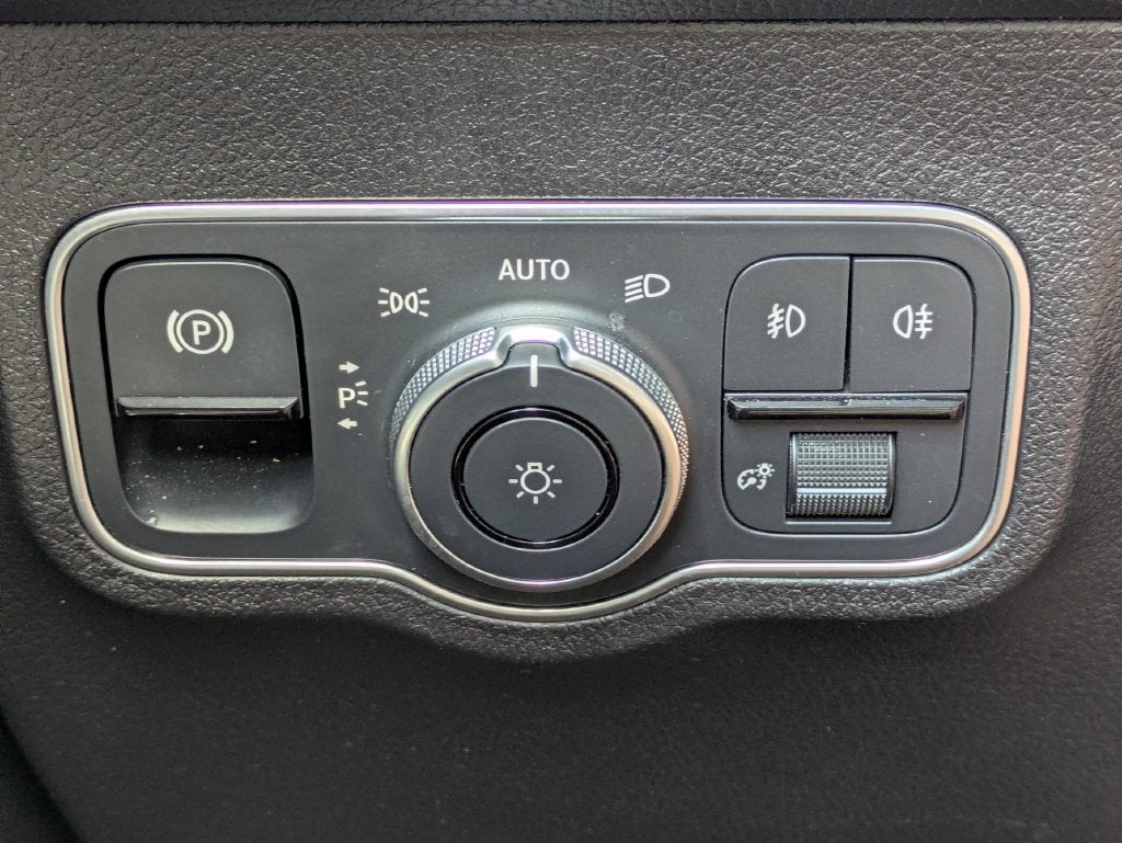 2025 Mercedes-Benz GLB GLB 250