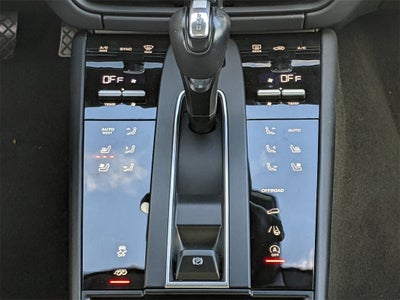 2023 Porsche Macan Base