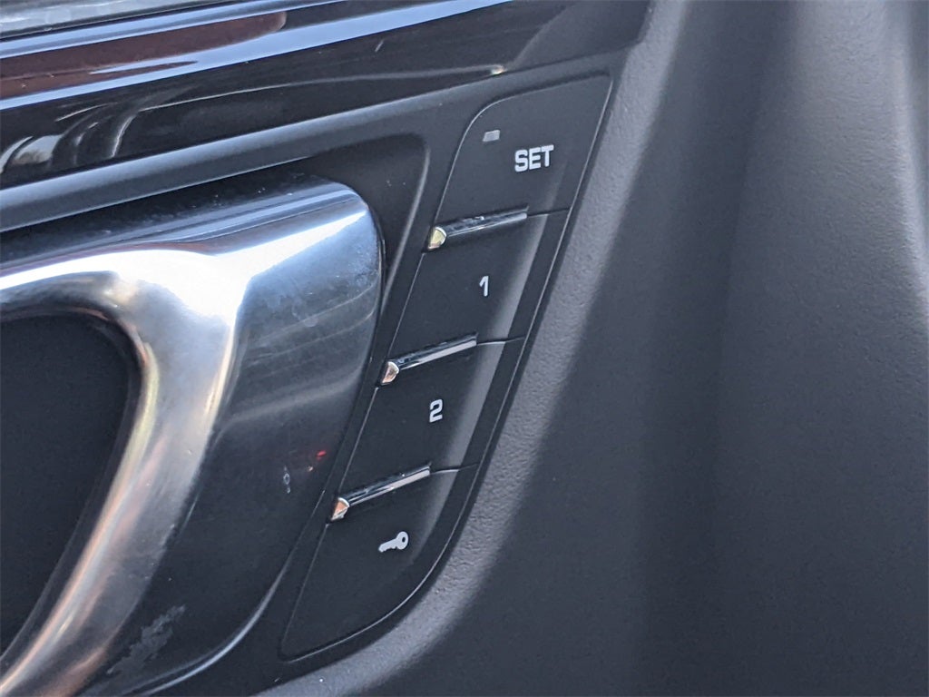 2023 Porsche Macan Base