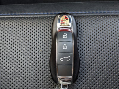 2023 Porsche Macan Base