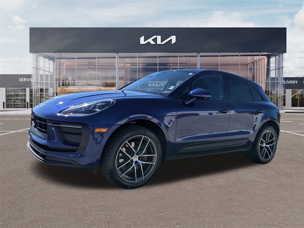 2023 Porsche Macan Base