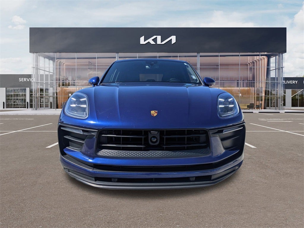 2023 Porsche Macan Base