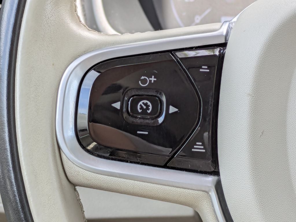 2021 Volvo XC90 T6 Inscription